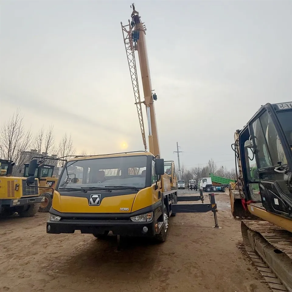 Compact Mobile Crane factory