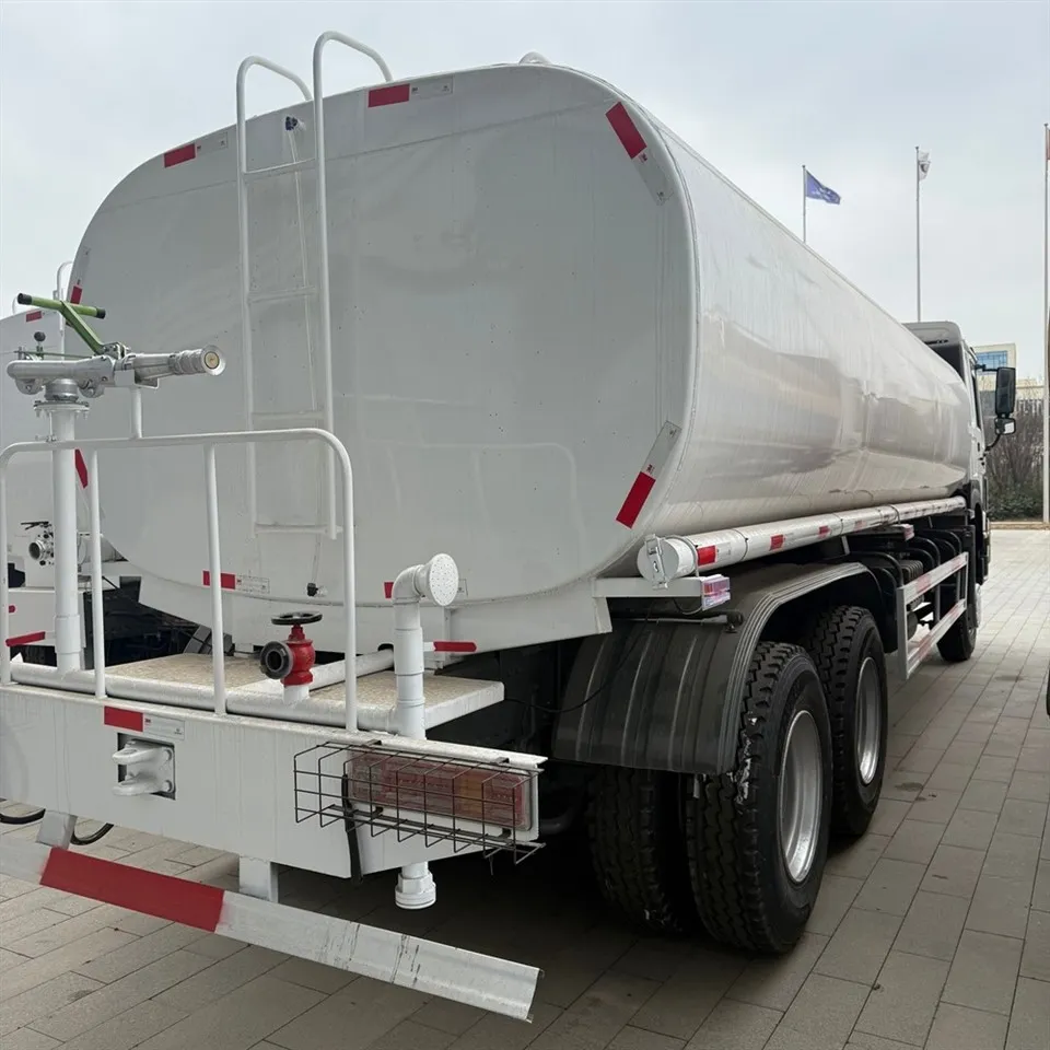 HOWO 6×4 Sprinkler Tank Truck high quality