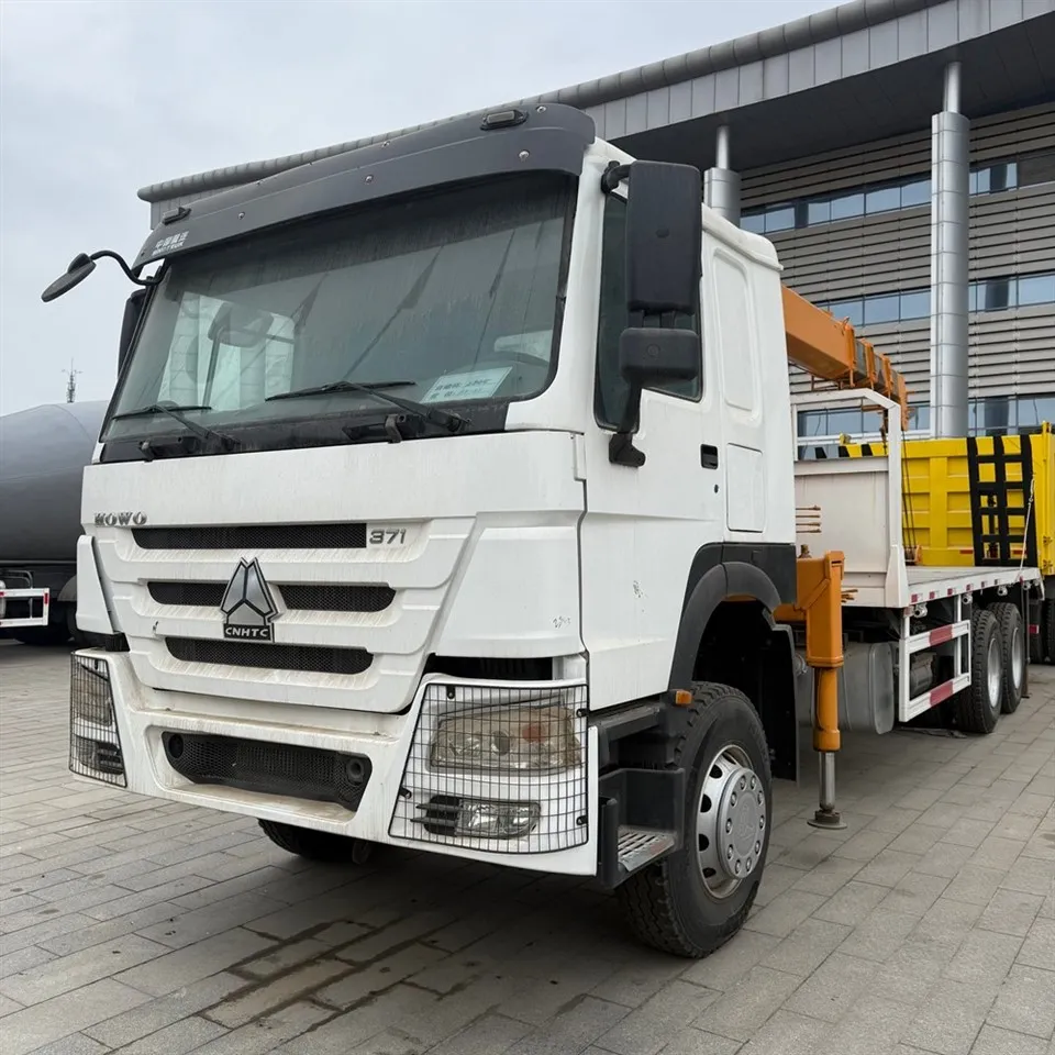 HOWO 6x4 Truck Mounted Crane factory