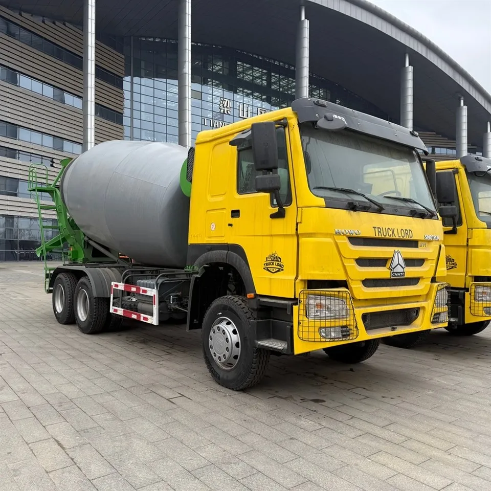 Integrated Mixing Tank Truck high quality